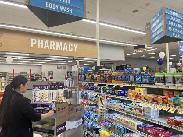 John Champe student working at Giant Supermarket
