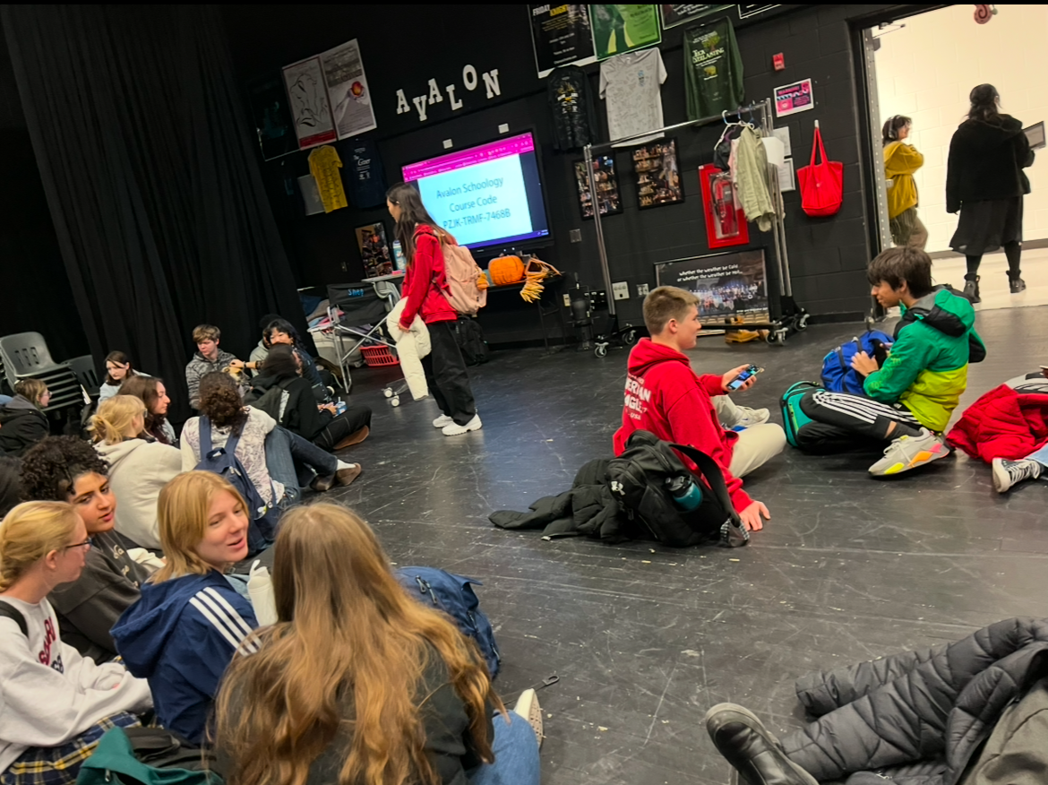 Students gathering for the JCHS Avalon Theater tech interest meeting Jan. 23, 2025 inside of the Black Box in the Fine Arts Hallway. The tech interest meetings are meant to give potential participants expectations for the upcoming Spring Musical.